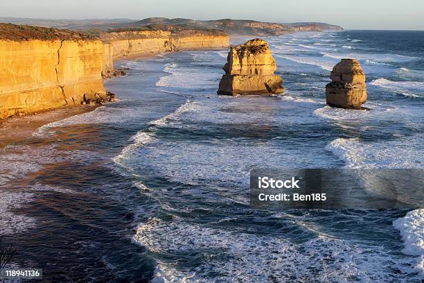 Catena Montuosa Dei Dodici Apostoli In Australia - Fotografie stock e altre immagini di Acqua - Acqua, Ambientazione esterna, Australia