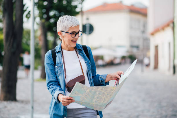 istock Shorthair lady exploring the town 1189436060