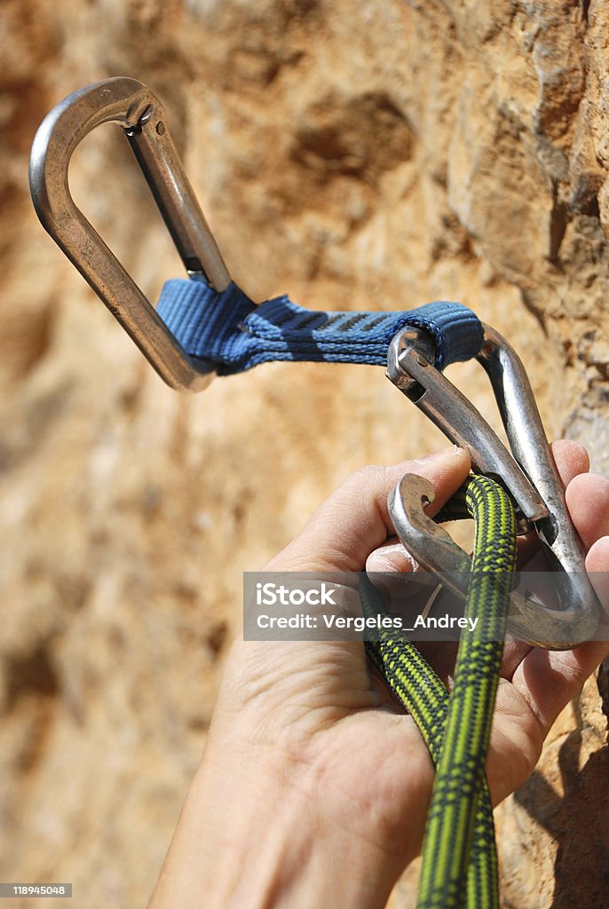 Escaladoras cable rápido y premios - Foto de stock de Acantilado libre de derechos