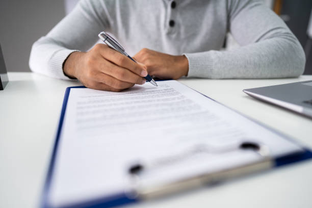 istock Businessperson Signing Contract 1189508261