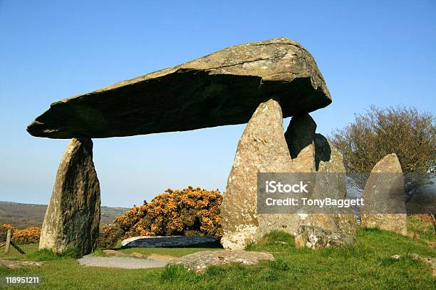 Il Pentre Ifan Dolmen - Fotografie stock e altre immagini di Stile celtico - Stile celtico, Mitologia, Ambientazione esterna