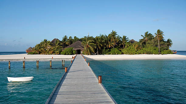 mirihi-una pequeña isla tropical de maldivas, - 5461 fotografías e imágenes de stock