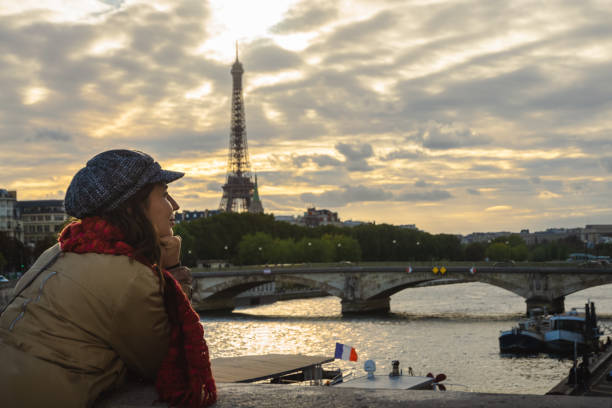 istock Woman in vacation in Paris. 1189524858