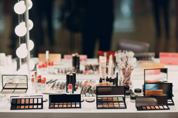 istock Cosmetics, eye shadow, powder box and other makeup products 1189543036