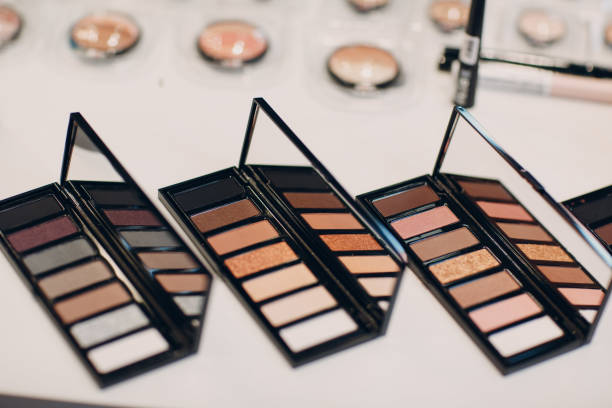 istock Cosmetics, eye shadow, powder box and other makeup products 1189543042