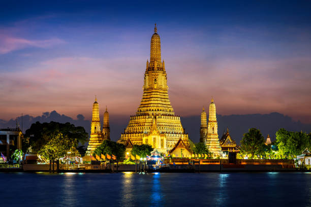 istock Wat Arun temple at twilight in Bangkok, Thailand. 1189551837
