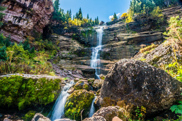 bear creek falls - flowing water stream moss river stock-fotos und bilder