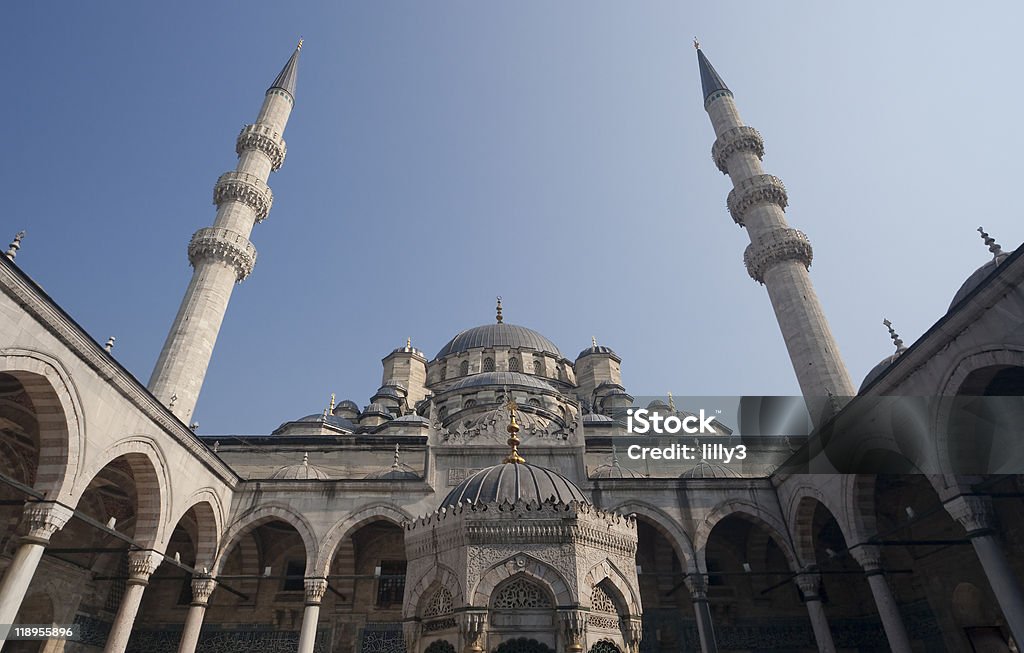 Mosquée de Yeni Cami à Istanbul - Photo de Antique libre de droits