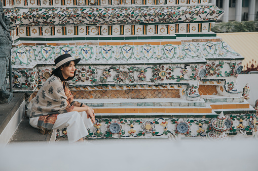 archaeology, Thailand, Bangkok, travel, lifestyles, vacations, women, freedom, vitality, wellbeing, women, day, exploration, relaxation, hipster, cultures, temple-building, temple, hat, happiness, horizontal, patternh