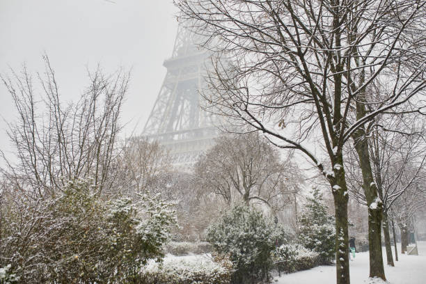 istock Scenic view to the Eiffel tower on a day with heavy snow 1189588831