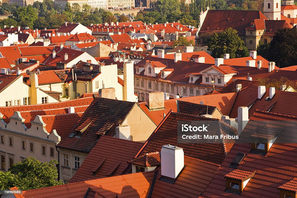 Telhados vermelhos de Praga - Foto de stock de Antigo royalty-free