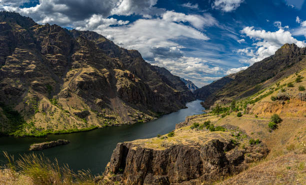 アイダホ州のスネーク川 - snake river canyon ストックフォトと画像