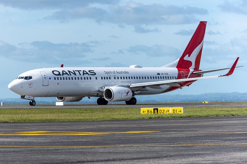 Qantas, Boeing 737, Taxiing, At the airport, New Zealand, 19 November 2019