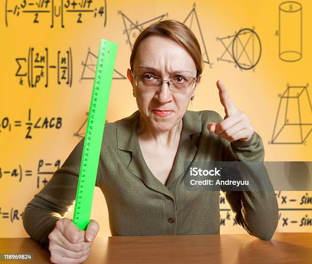 Radosny Kobieta Nauczyciel - zdjęcia stockowe i więcej obrazów Nauczyciel - Nauczyciel, Okrutny, Gniew