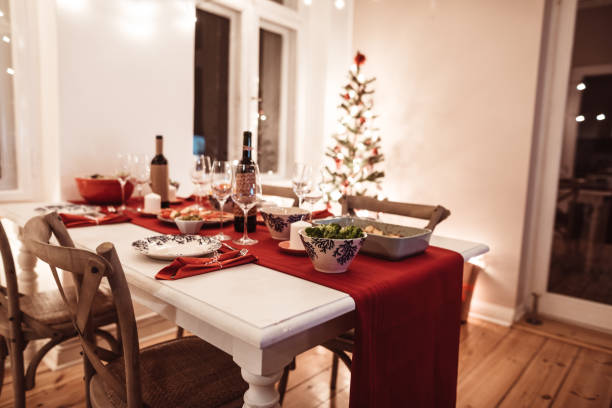 istock christmas ornament living room for dinner 1189702362