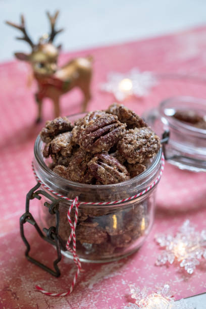 istock Candied almond and pecan with brown sugar and cinnamon 1189711925