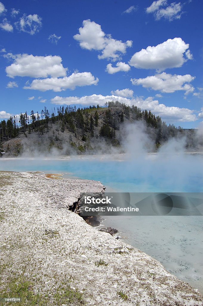 Geyser di Excelsior Crater al Parco Nazionale di Yellowstone - Foto stock royalty-free di Acqua