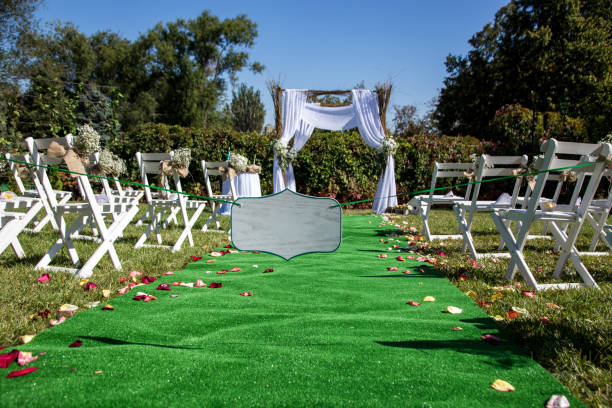 istock Places for landing at the exit wedding tsaromony in the park 1189722093