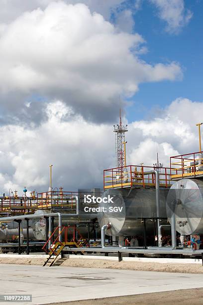 Refinaria De Petróleo - Fotografias de stock e mais imagens de Barril - Barril, Bomba Petrolífera, Broca