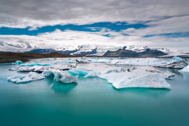 istock Floating icebergs in Jokulsarlon glacier lagoon. 1189732635