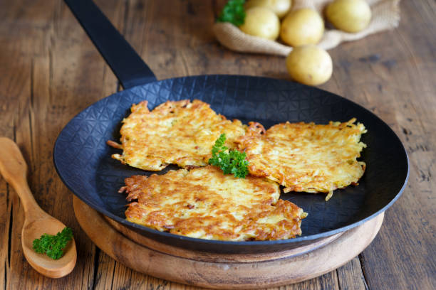 fresh homemade potato pancakes fresh homemade potato pancakes hash brown stock pictures, royalty-free photos & images