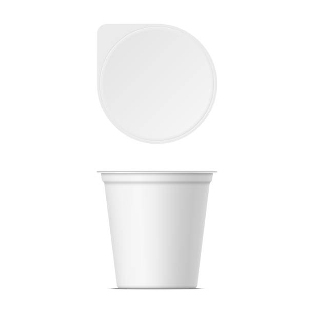 ilustrações, clipart, desenhos animados e ícones de maquete do recipiente plástico do yogurt com tampa - can disposable cup blank container