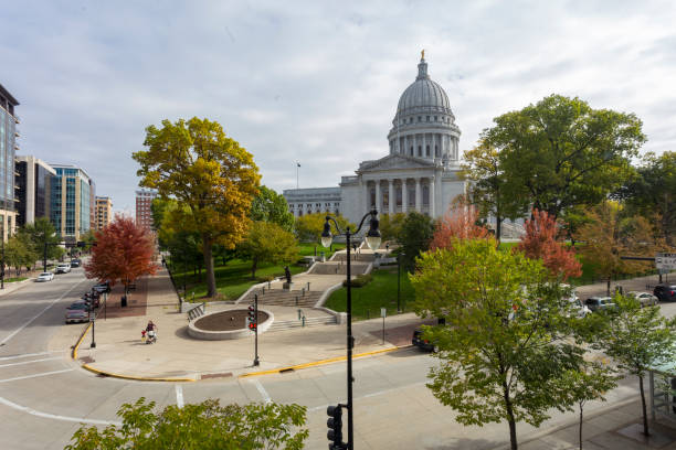 istock Wisconsin State Capitol, Madison, Wisconsin 1189792192