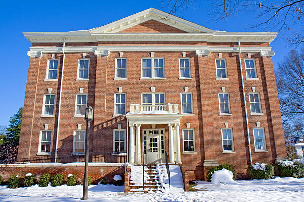 istock Building on a college campus in winter 118981901
