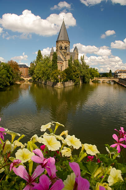 istock moselle riverin metz flower in focus 118983054
