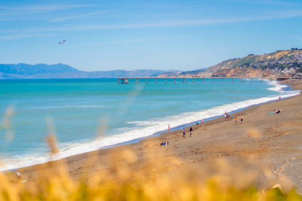 istock Sunny day at Pacifica, California, Bay Area 1189863527