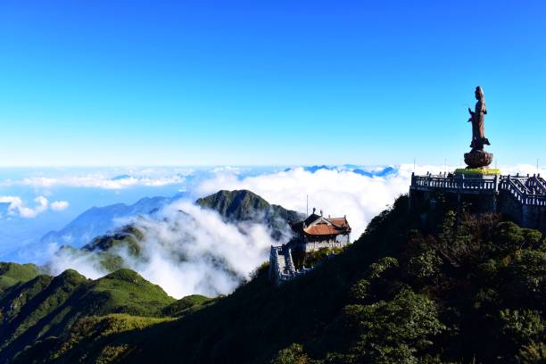 istock Viewpoint on the hill Fansipan 1189868518