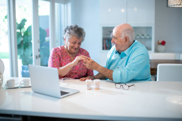 istock Latin senior couple having their pills 1189871014