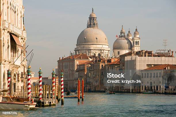 Grande Canal De Veneza - Fotografias de stock e mais imagens de Ao Ar Livre - Ao Ar Livre, Barco a Motor - Embarcação de Lazer, Basílica