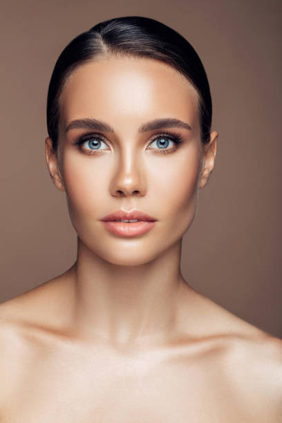 istock Beautiful girl 1189889235