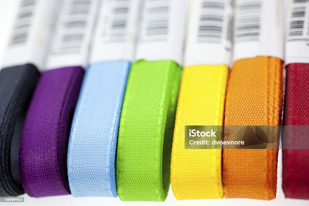 Семь rainbow colored ribbons - Стоковые фото Без людей роялти-фри
