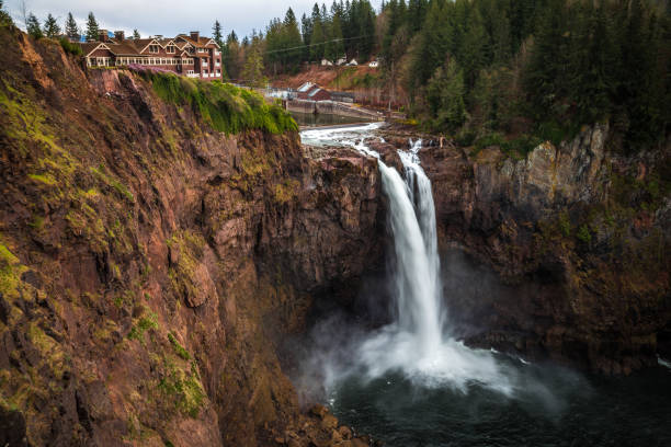 istock Snoqualmie Falls Viewpoint, Washington State 1189899759