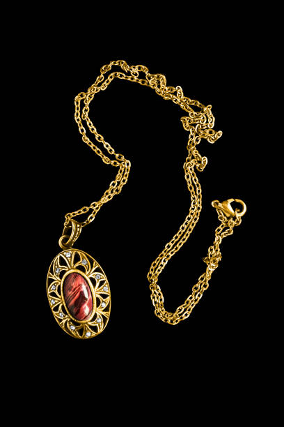 istock Gold necklace isolated 1189909379