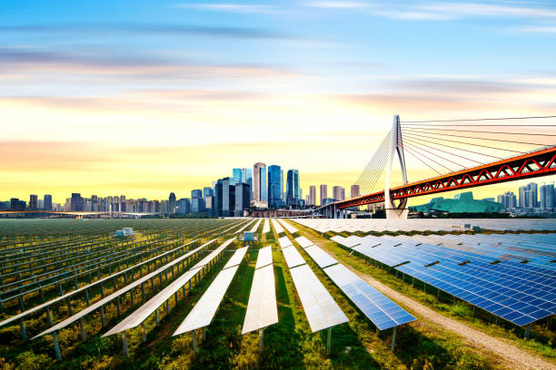 skyline fotovoltaica e moderna da cidade, china chongqing. - chongqing china bridge asia - fotografias e filmes do acervo