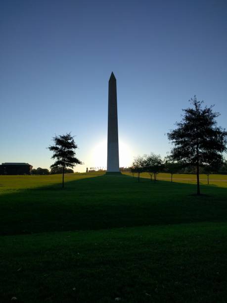 istock Washington Monument sillhouette at dawn 1189912620
