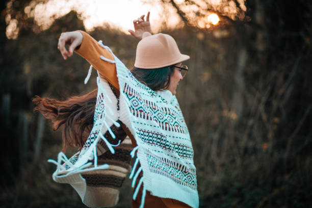 istock Fashionable girl 1189928150