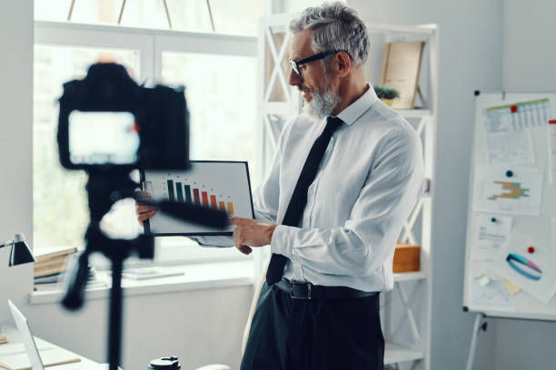 istock Confident mature man in elegant shirt 1189931868