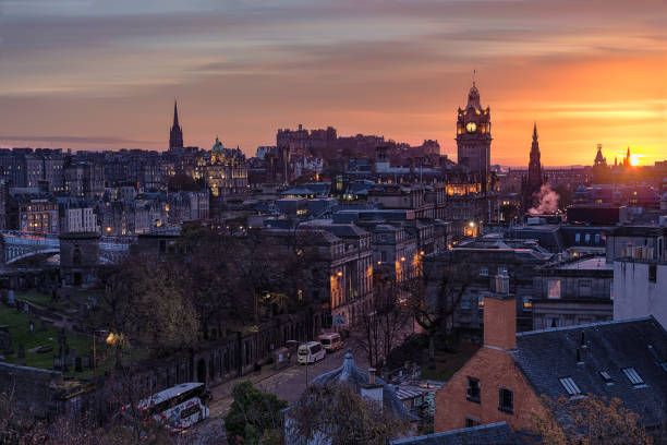 istock Edinburgh cityscape city view 1189943263