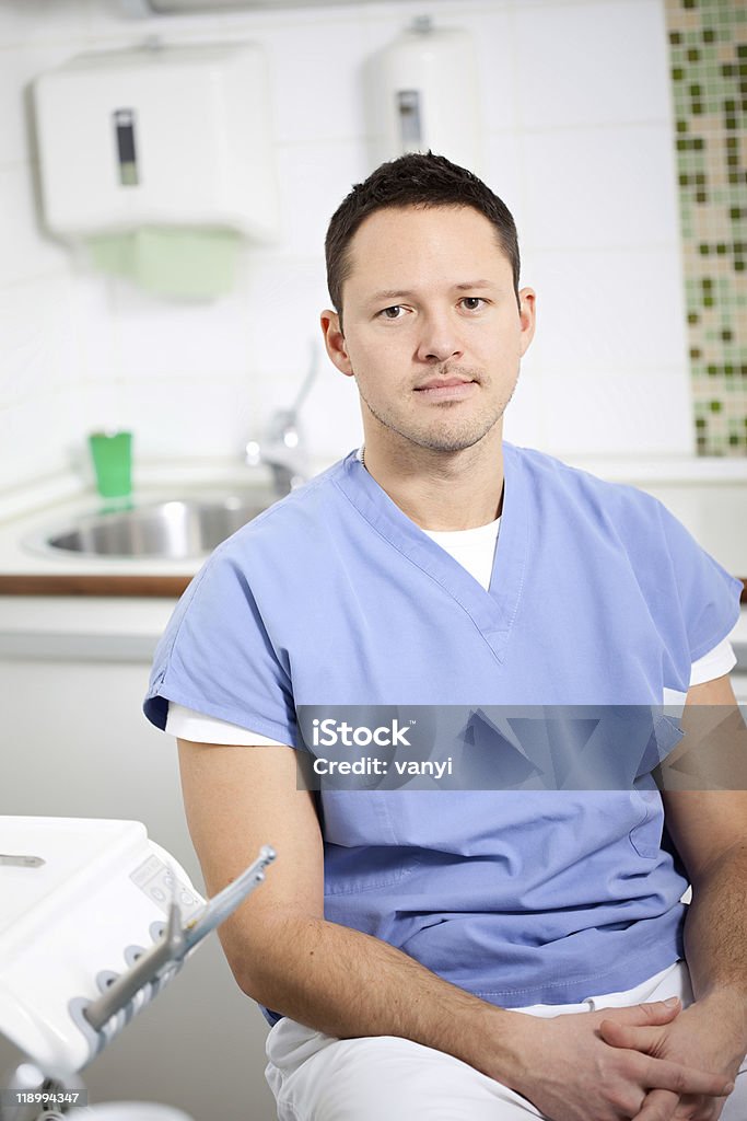 Jovem Dentista médico - Foto de stock de Adulto royalty-free