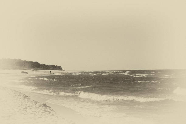 istock retro by the sea 1189944281