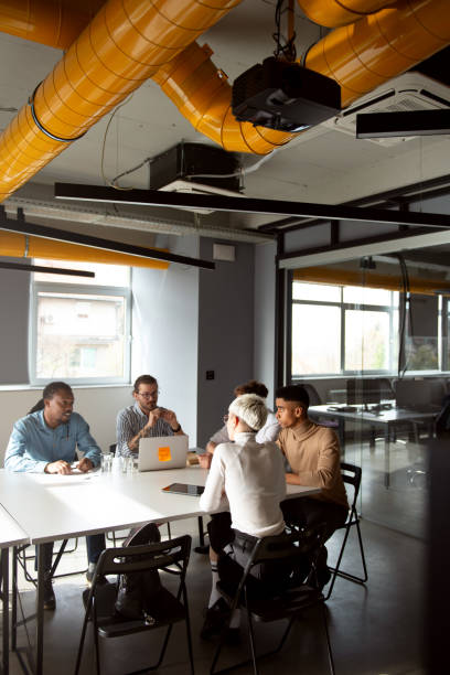istock Casual business meeting 1189972699