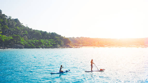 istock The simpler kind of surfing 1189977132