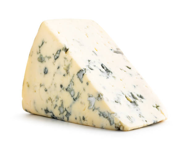 kuvapankkikuvat ja rojaltivapaat kuvat aiheesta juustokolmio, jossa on muotti lähikuva valkoisella. syrjäinen - blue cheese