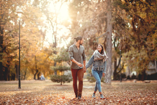 istock Autumn Couple Enjoying 1189992864