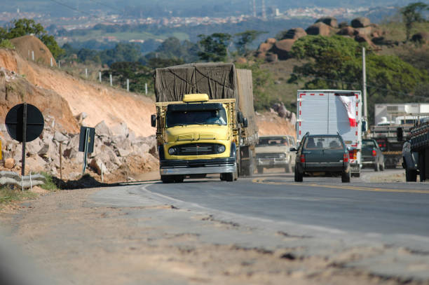 istock heavy traffic in under construction road 1190045515