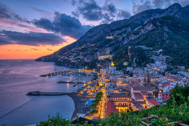 istock Dusk in Amalfi 1190089186